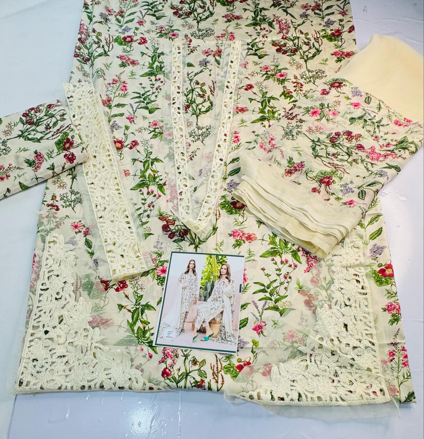 mprint Suit Beige floral pint 3pcs