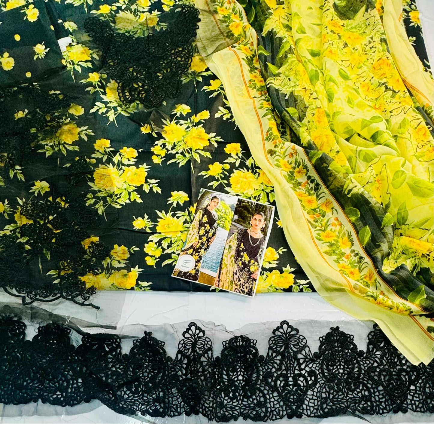 ECLIPSED DREAM LAWN PRINTED suit
